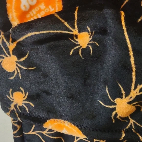 NWT Tootsie roll Tooties Pop Plush throw Hoodie Spider Web & Spider 50x60in - Picture 7 of 8
